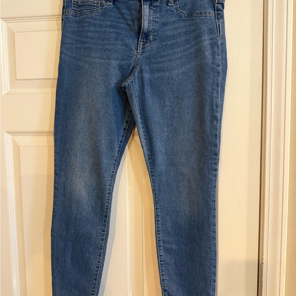 GAP Women’s Dark Blue Favorite Jegging